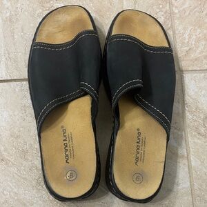 Black Women’s Slide Sandals